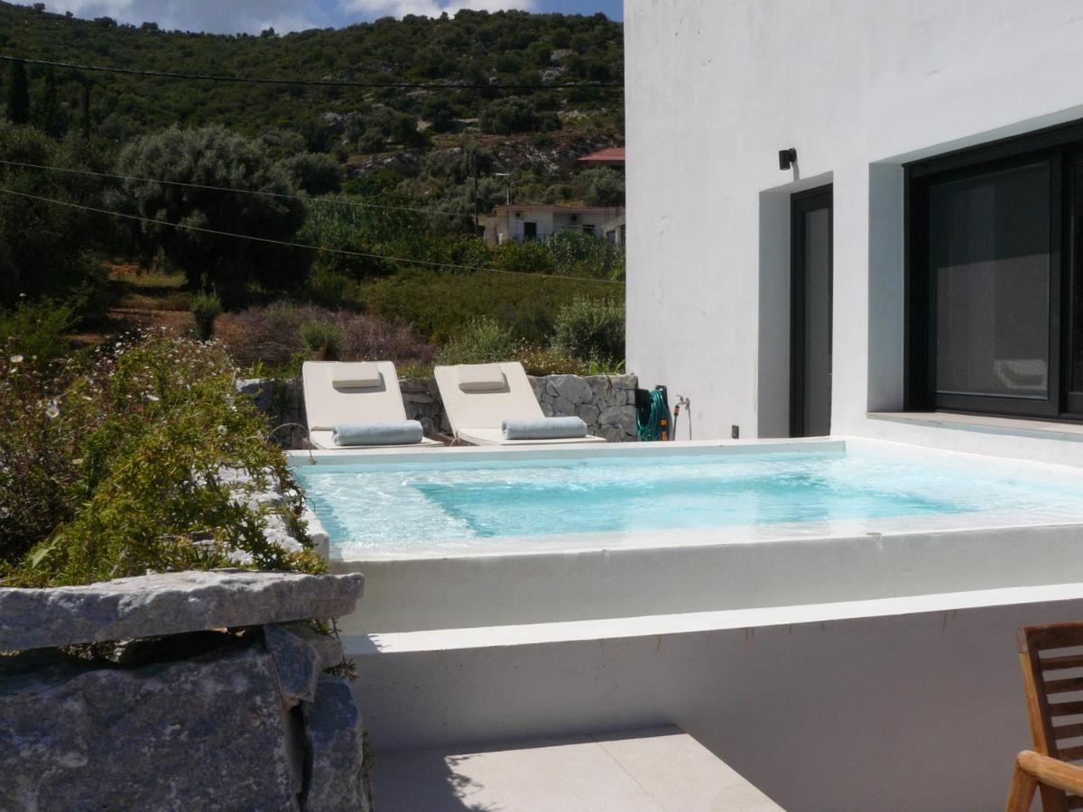 Villa Mytikas Detached 3 Bed Villa Private Pool And Jacuzzi Pogonia Екстер'єр фото