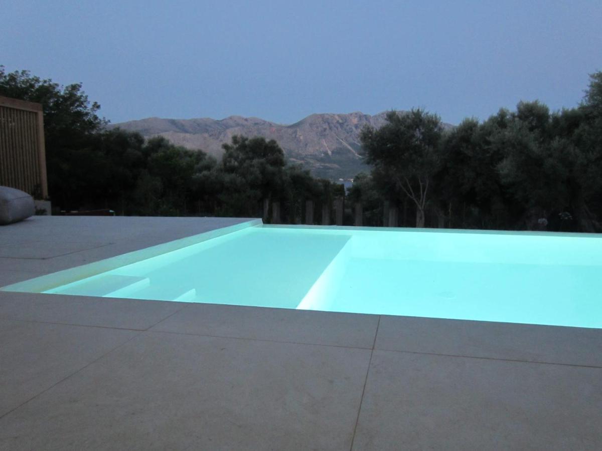 Villa Mytikas Detached 3 Bed Villa Private Pool And Jacuzzi Pogonia Екстер'єр фото